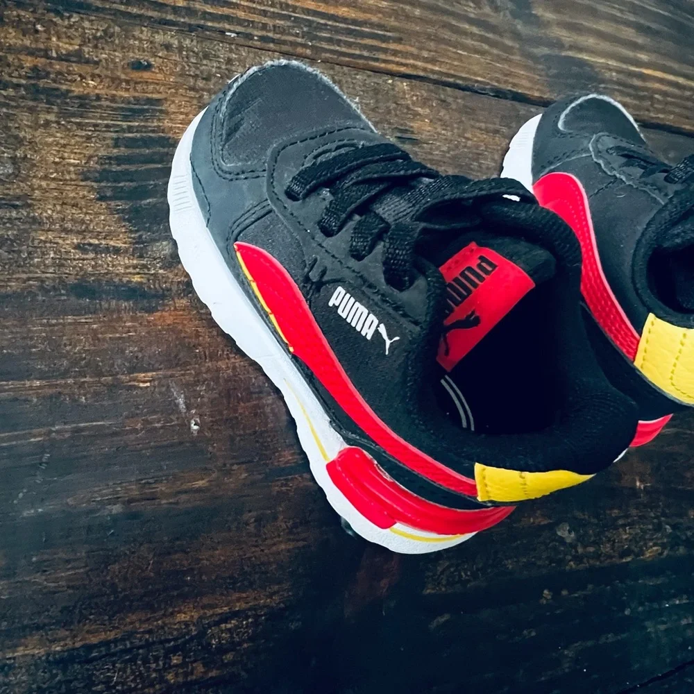 2 Pairs Puma and Nike Sneakers 3.5 and 4